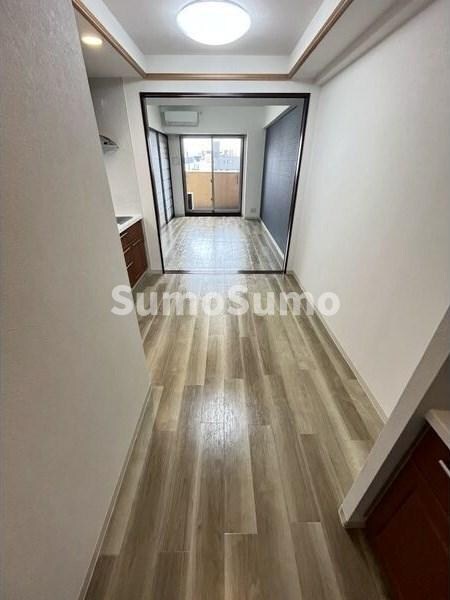 物件内観写真5　(ゆったり過ごせる居間です)