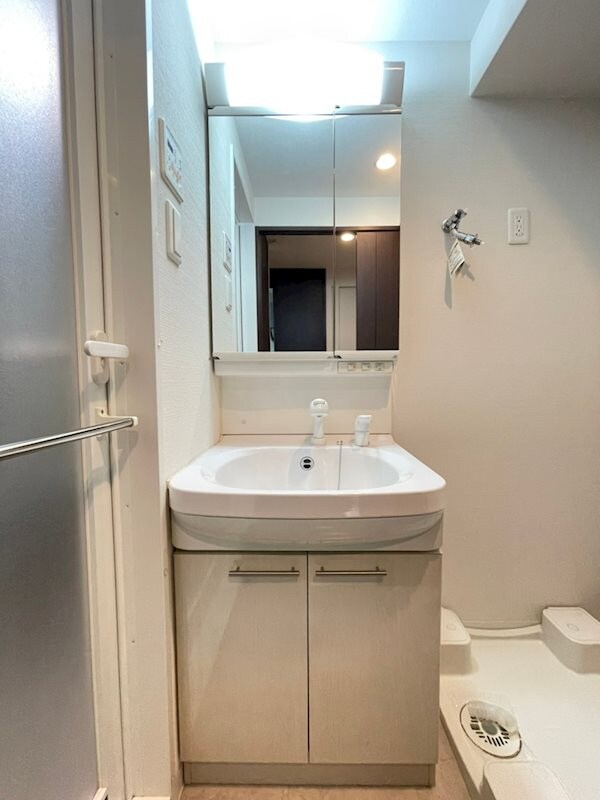 物件内観写真10　(忙しい朝には欠かせない洗面所です)