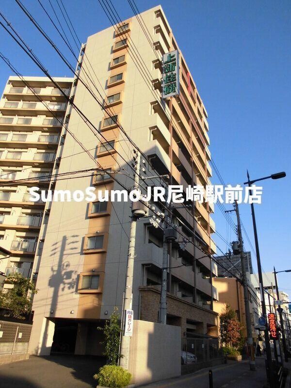 物件外観写真1　(落ち着いた雰囲気の外観です)