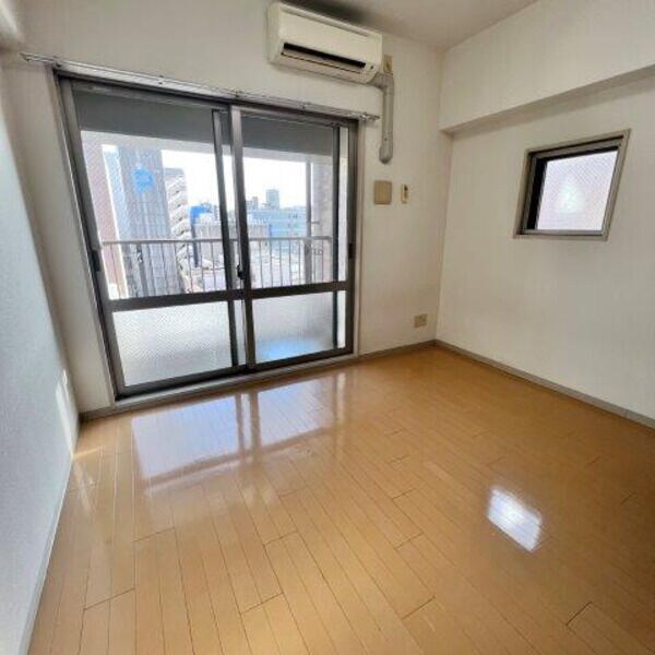 物件内観写真4　(居間です)