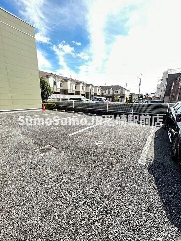 物件外観写真3　(カースペースがあります)