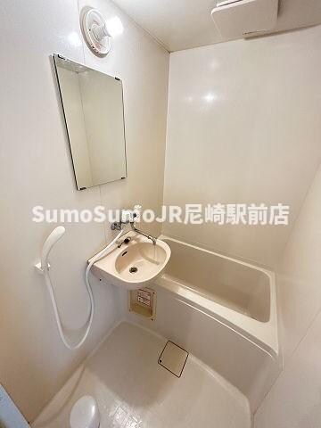 物件内観写真8　(お風呂です)