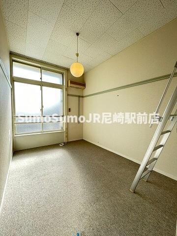 物件内観写真15　(ゆったり過ごせる居間です)