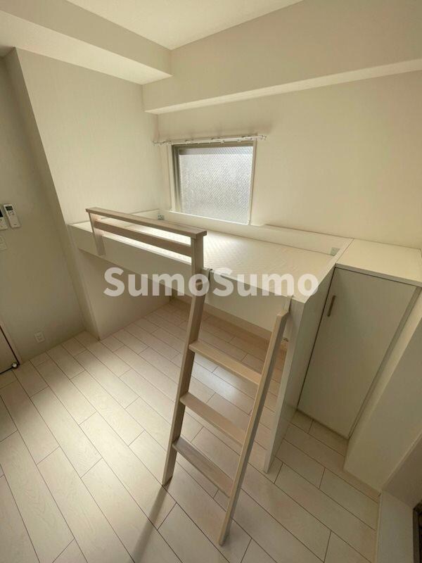 寝室(落ち着いて過ごせるお部屋なので、寝室にいかがでしょうか)