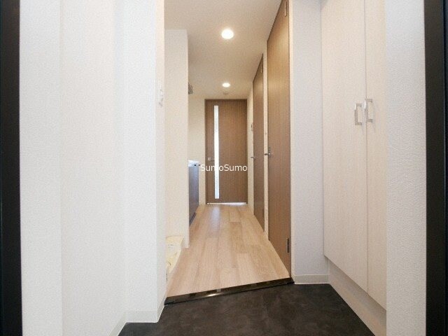 物件内観写真4　(落ち着いた玄関です)