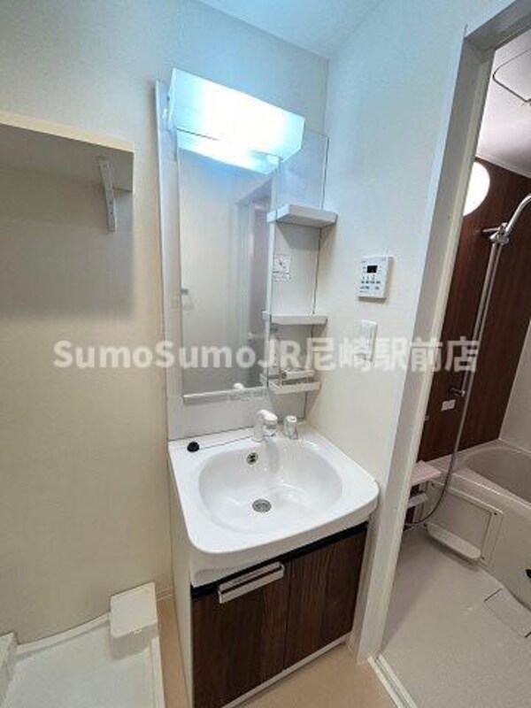 独立洗面台(使いやすい独立洗面台です)