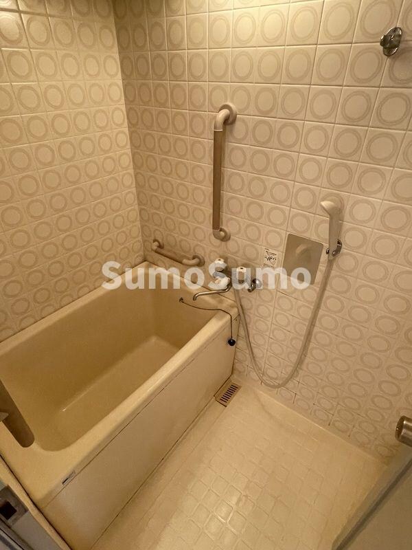 物件内観写真8　(落ち着いた空間のお風呂です)