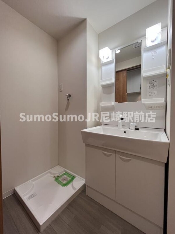 独立洗面台(独立洗面台で身支度をすべて済ませてしまいましょう)