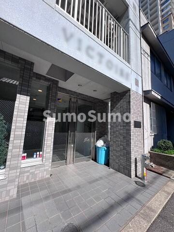 物件外観写真2　(清潔なエントランスです)