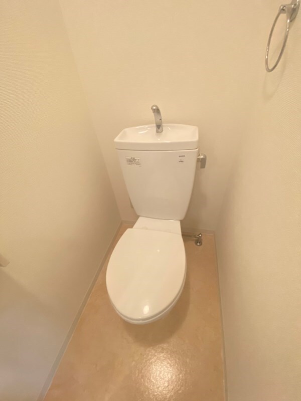 物件内観写真12　(落ち着いたトイレです)