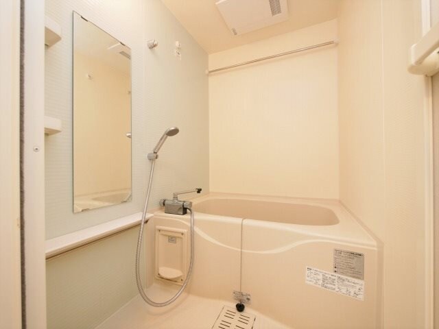 物件内観写真8　(きれいなお風呂です)