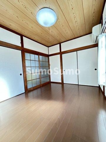 物件内観写真4　(明るい洋室です)