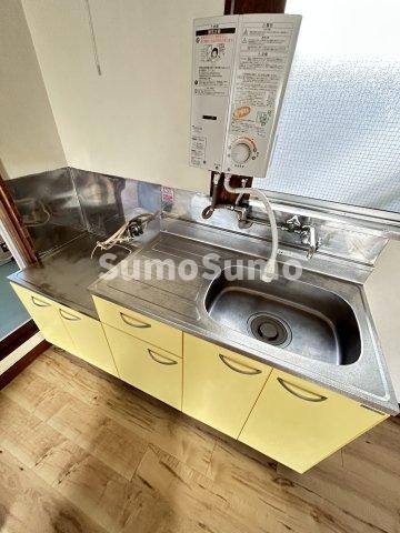 物件内観写真16　(コンパクトなキッチンで掃除もラクラク)