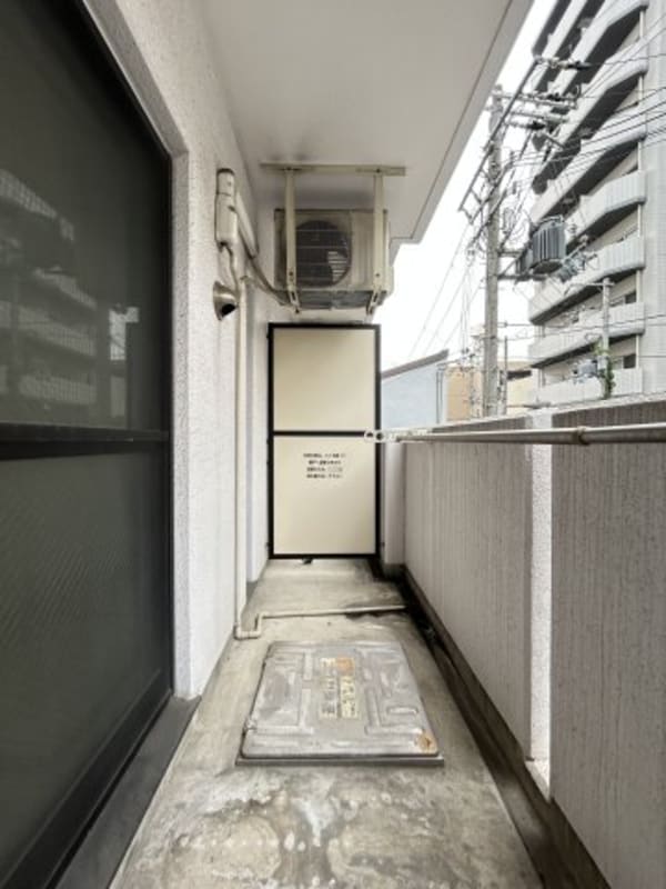 バルコニー(ゆったりとスペースのある洗面所)