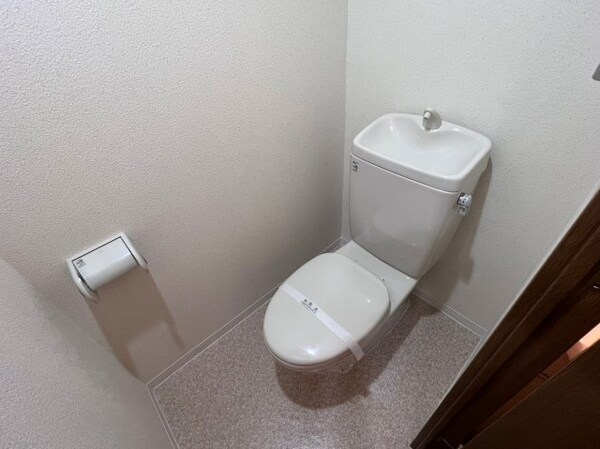 トイレ(シンプルで使いやすいトイレです)