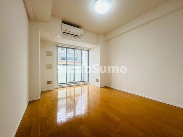 寝室(落ち着いて過ごせるお部屋なので、寝室にいかがでしょうか)
