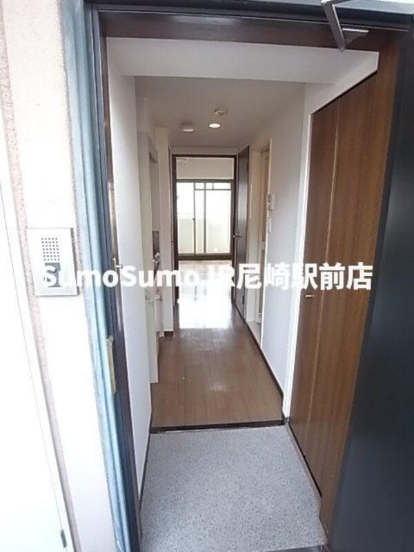 玄関(シンプルで使いやすい玄関です)