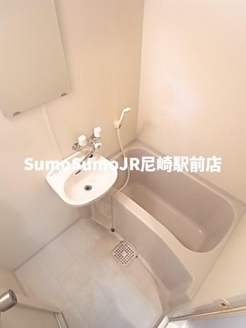 物件内観写真8　(お風呂です)