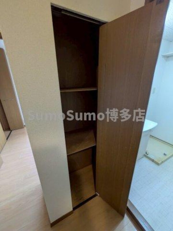 収納(小物を収納するのに便利です)