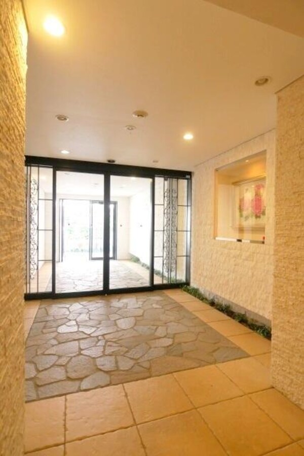 エントランス( )