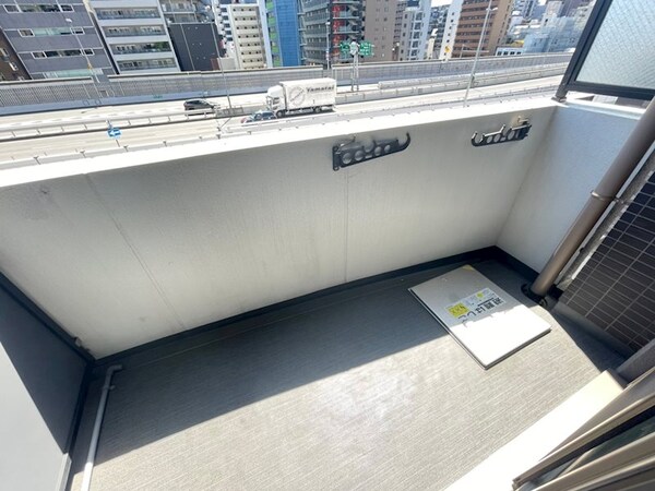 バルコニー(お洗濯にも便利なバルコニー付き)