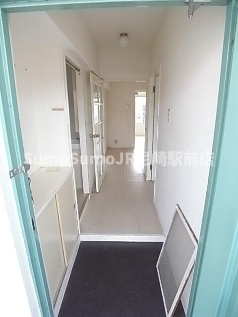 物件内観写真4　(落ち着いた玄関です)