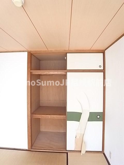 物件内観写真15　(小物を収納するのに便利です)