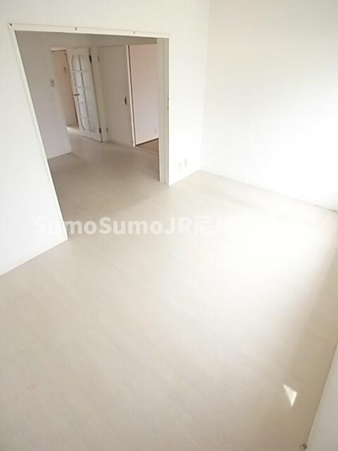 物件内観写真22　(ゆったり過ごせる居間です)