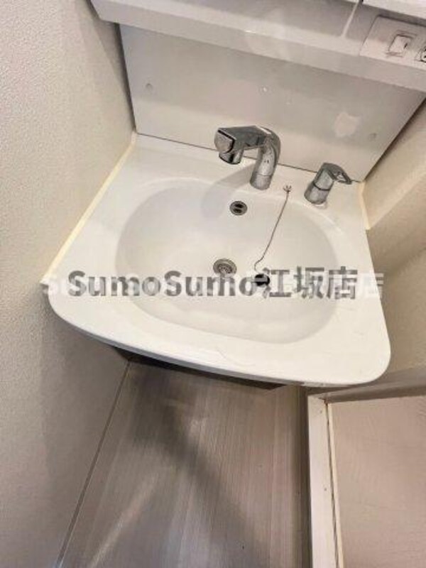 独立洗面台(朝の支度にも助かる、独立の洗髪洗面化粧台)