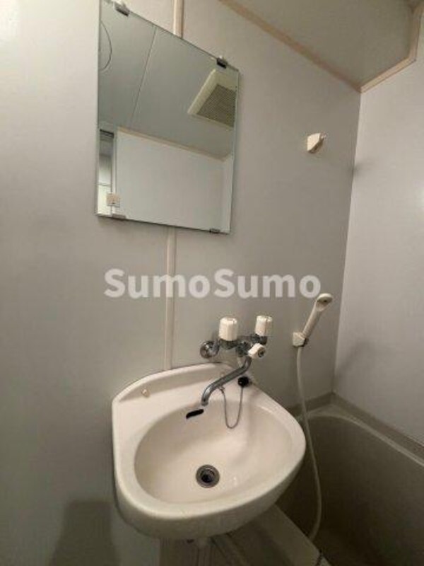 洗面・脱衣所(忙しい朝には欠かせない洗面所です)