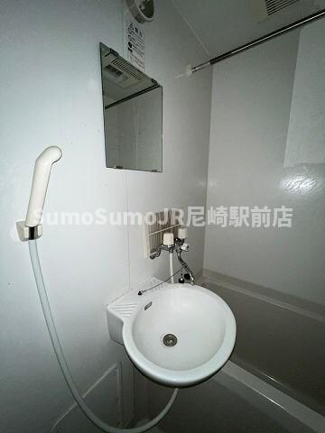 物件内観写真10　(使いやすい洗面所です)