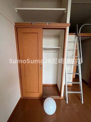 物件内観写真13　(ちょっとした収納スペースも充実しています)