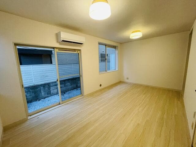 物件内観写真2　( )