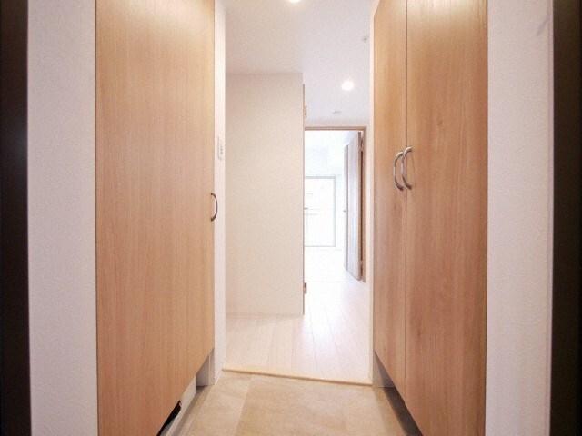 物件内観写真3　(シンプルで使いやすい玄関です)