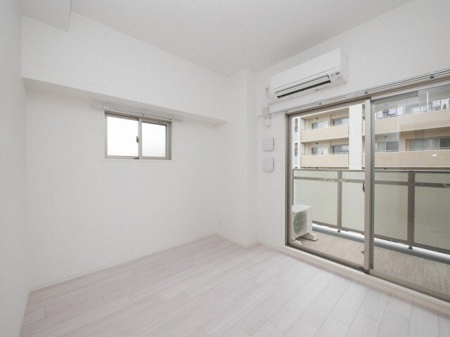 物件内観写真4　(リビングです)