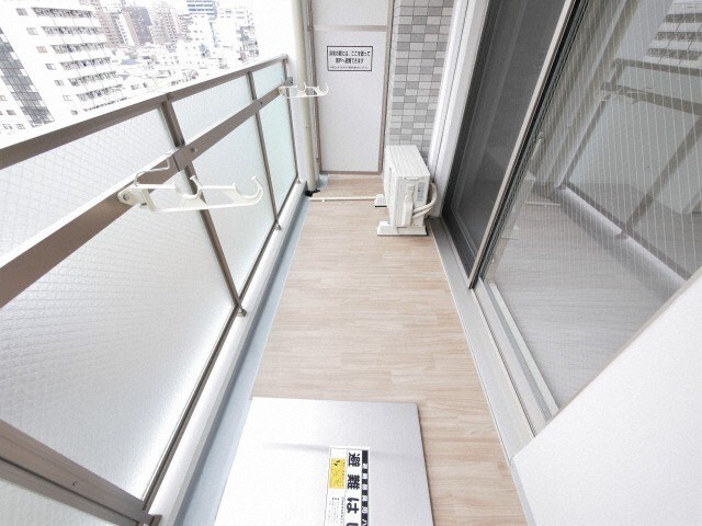 物件内観写真7　(バルコニーからの眺めを楽しみながら食事をしませんか)