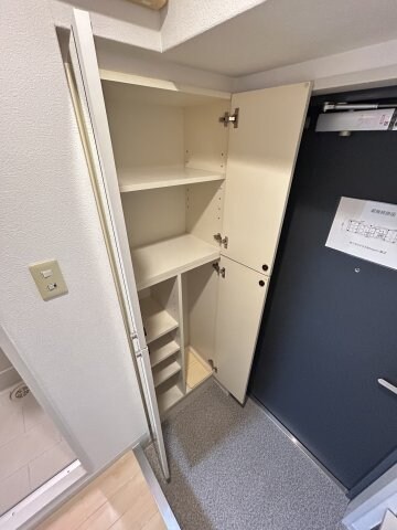 物件内観写真10　(落ち着いたロビーです)