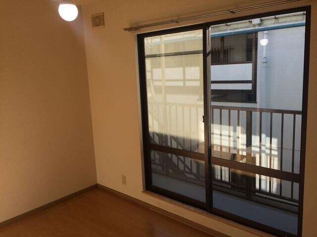 物件内観写真2　( )