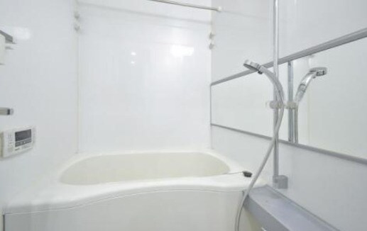 物件内観写真9　(日々の疲れを癒すお風呂付です)