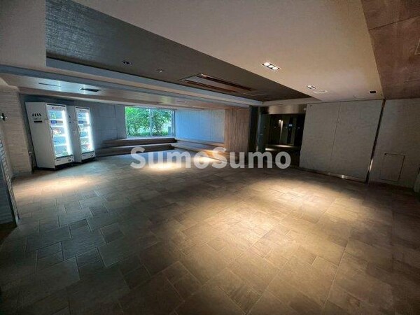 ロビー・ラウンジ(建物の内部です)