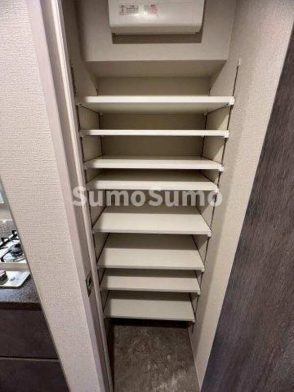 収納(小物を収納するのに便利です)