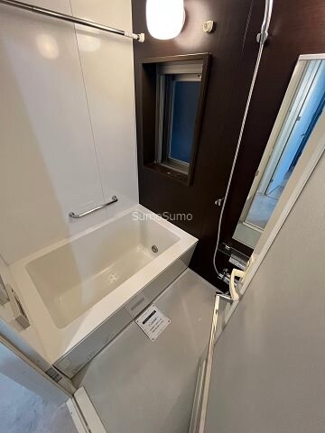 物件内観写真9　(コンパクトで使いやすいお風呂です)