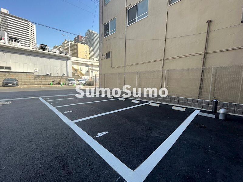 物件外観写真4　(駐車場です)