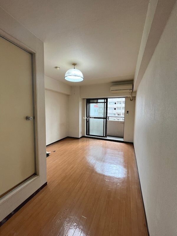 物件内観写真8　(使い勝手のいい寝室です)