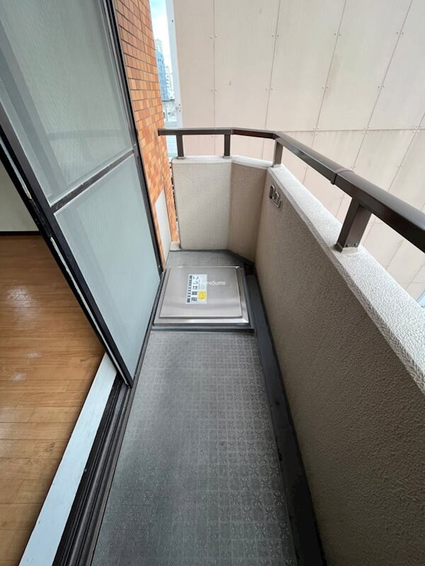 物件内観写真10　(バルコニーからの眺めを楽しみながら食事をしませんか)