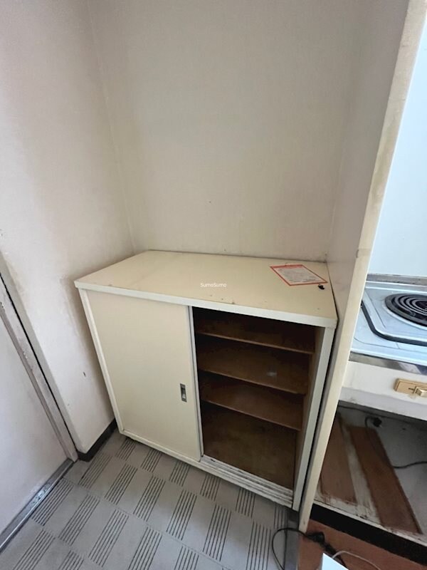 物件内観写真13　(小物を収納するのに便利です)