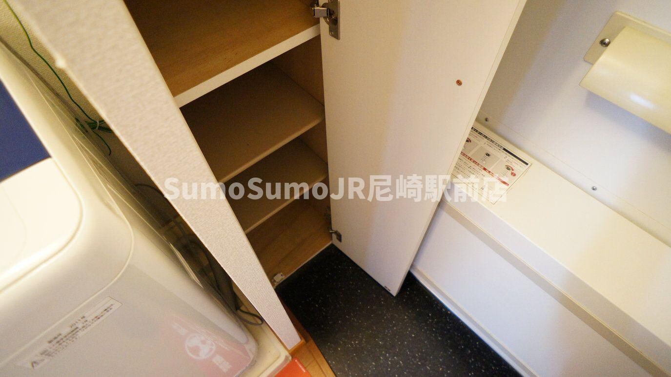 物件内観写真8　(収納豊富です)