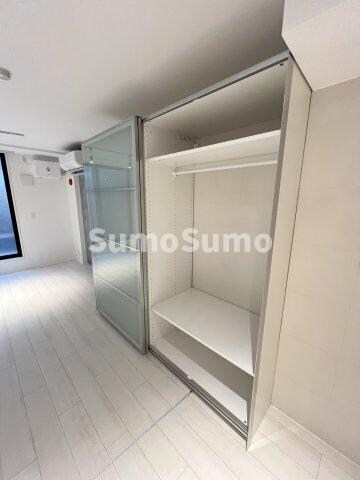 物件内観写真6　(大きなスペースがあり、収納には困りません)