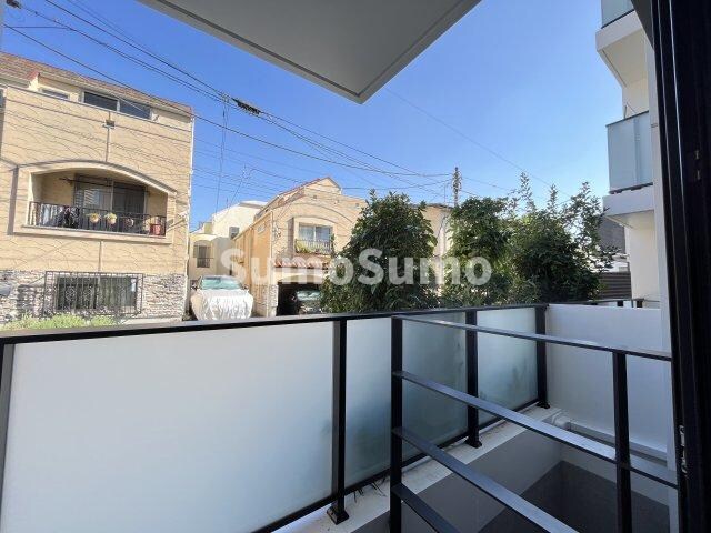 物件内観写真12　(お洗濯にも便利なバルコニー付き)