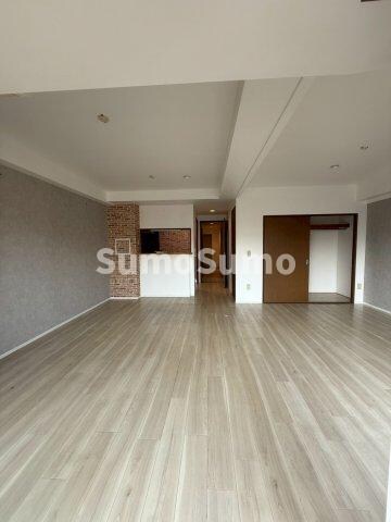 物件内観写真5　(使いやすいリビングです)